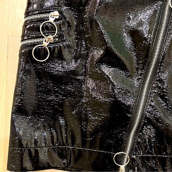 Rebecca Mankoph, faux leather skirt Size 4 - Picture 4 of 5